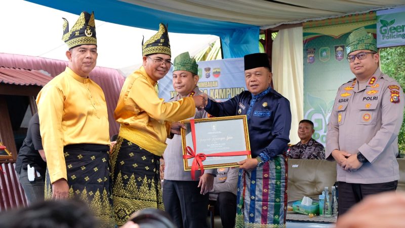 Meranti, AKBP (Purn) H. Asmar mendampingi Kapolda Riau, Irjen Herry Heryawan
