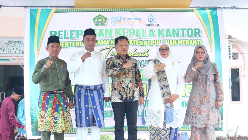 Bupati Kepulauan Meranti, AKBP (Purn) H. Asmar, menghadiri acara pelepasan Kepala Kantor Kementerian Agama (TNF/Warta-kota.com)